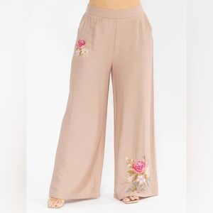 154 PLUS La Reyna Elastic Waist Front Pocket Floral Embroidery Palazzo Pant